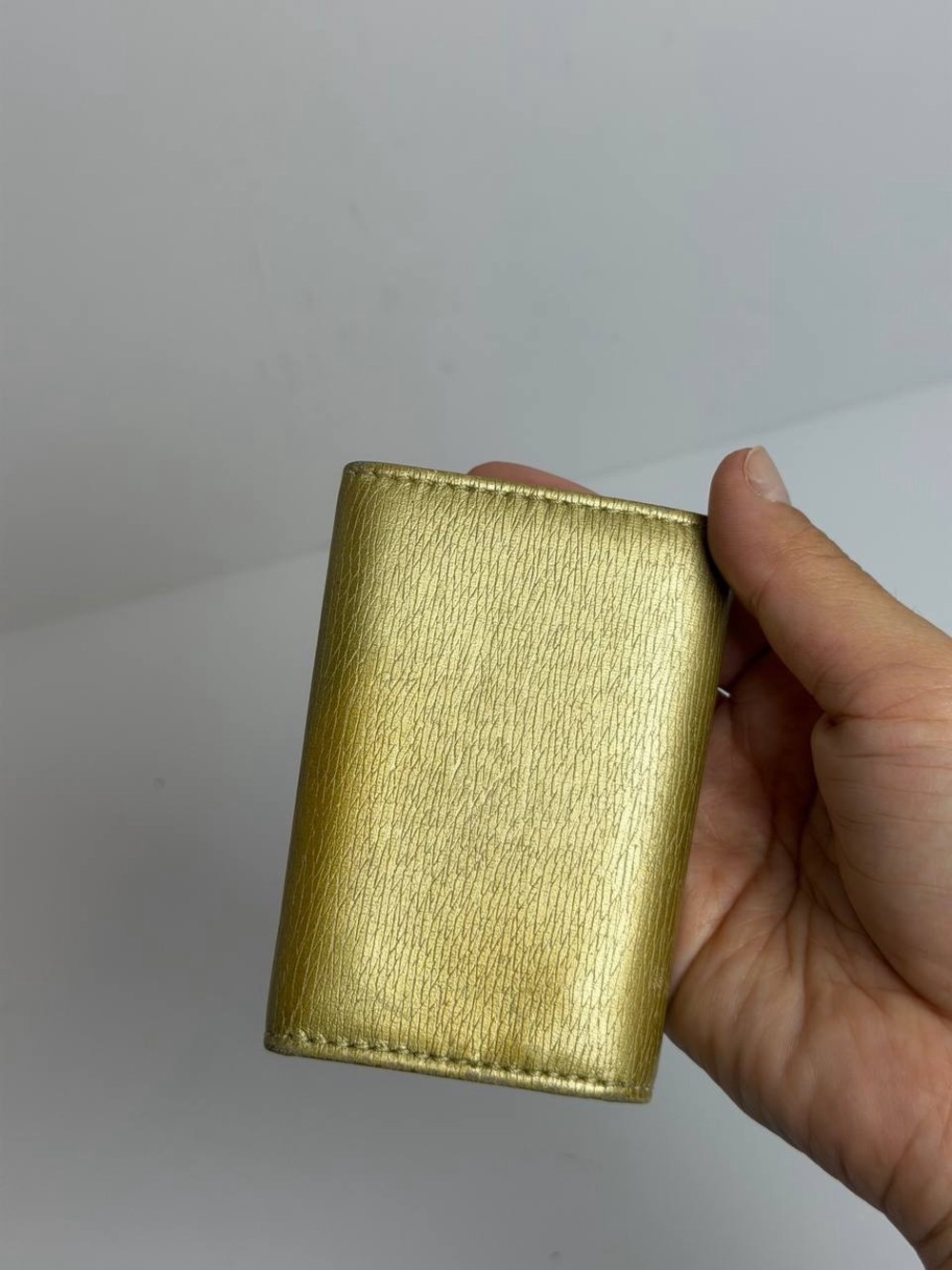 Gucci Metallic Gold Leather Key Holder Case - Picture 3 of 10